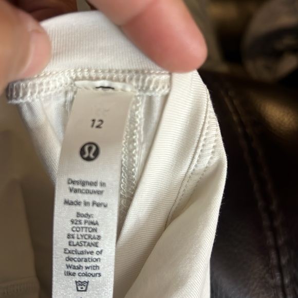 Lululemon - Picture 4 of 4